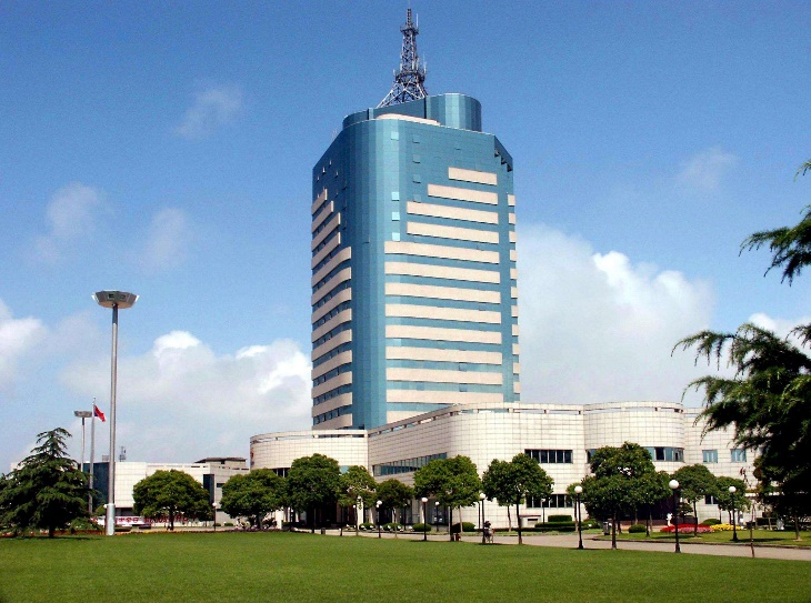 离心机服务高端新材料领域，为上海石化成立50周年献礼